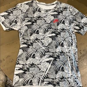 Nike t-shirt  (tropics)